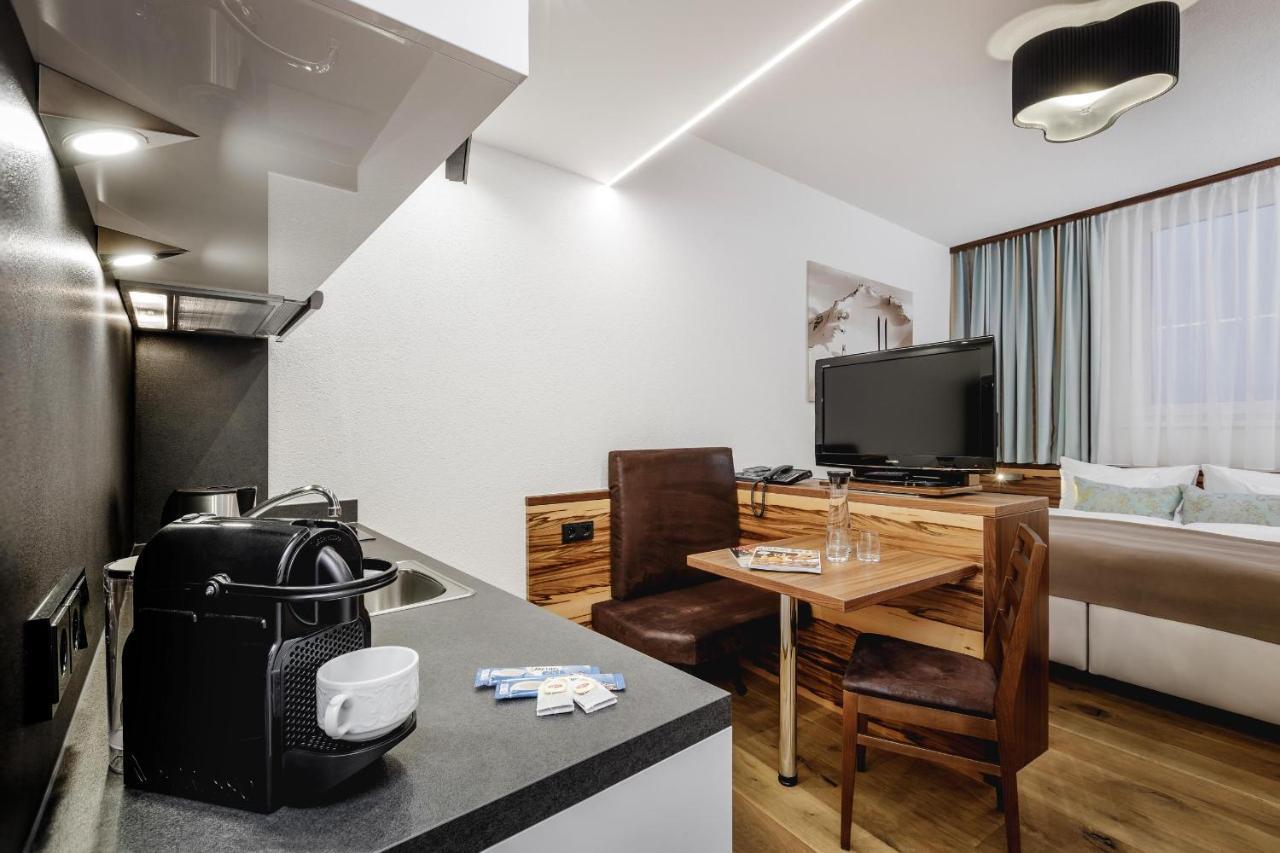 Alpinlounge Raetia Appartements イシュグル エクステリア 写真